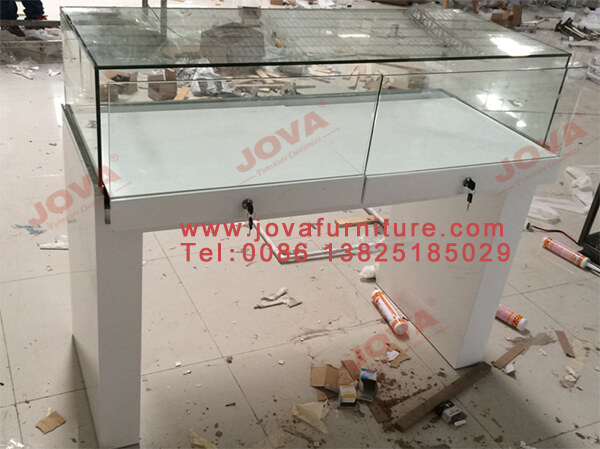 jewelry showcase display