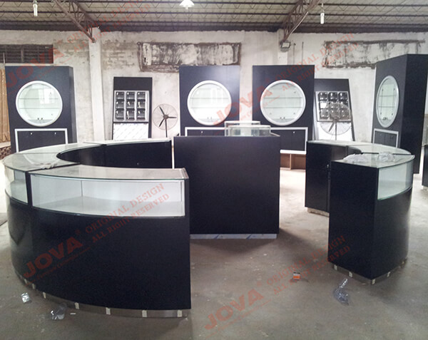 round watch showcases