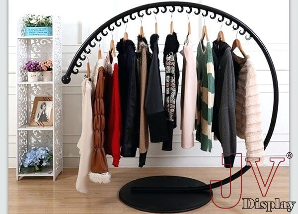 round hanging clothes racks